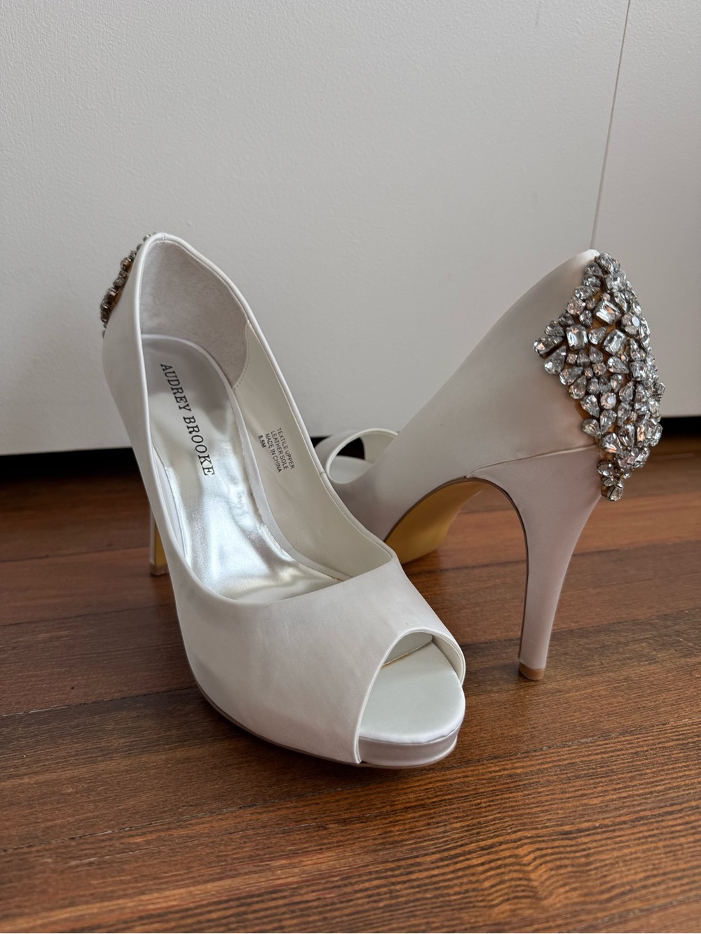 Audrey Brooke White Satin Peep Toe Bridal Heels, Crystal Embellished Heel Sz 8.5